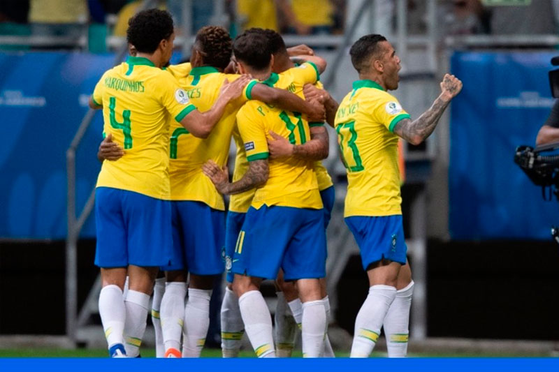 Everton agranda la goleada para Brasil