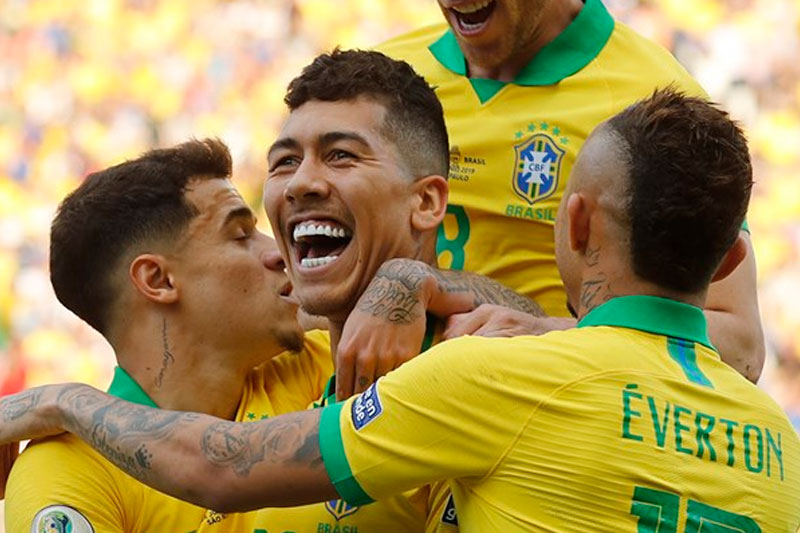 Segundo gol de Brasil. Lo hizo Firmino despuès de un desborde de Gabriel Jesùs. Brasil 2 – Argentina 0
