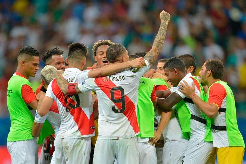 Guerrero pone a Perú en la final de la Copa América